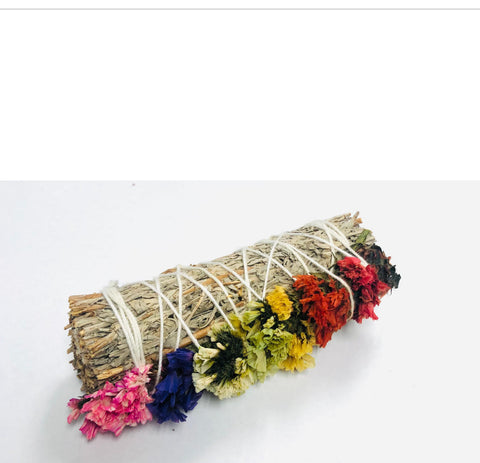 White sage smudge with 7 chakra Sinauta Flower 4" White sage smudge with 7 chakra Sinauta Flower 4"