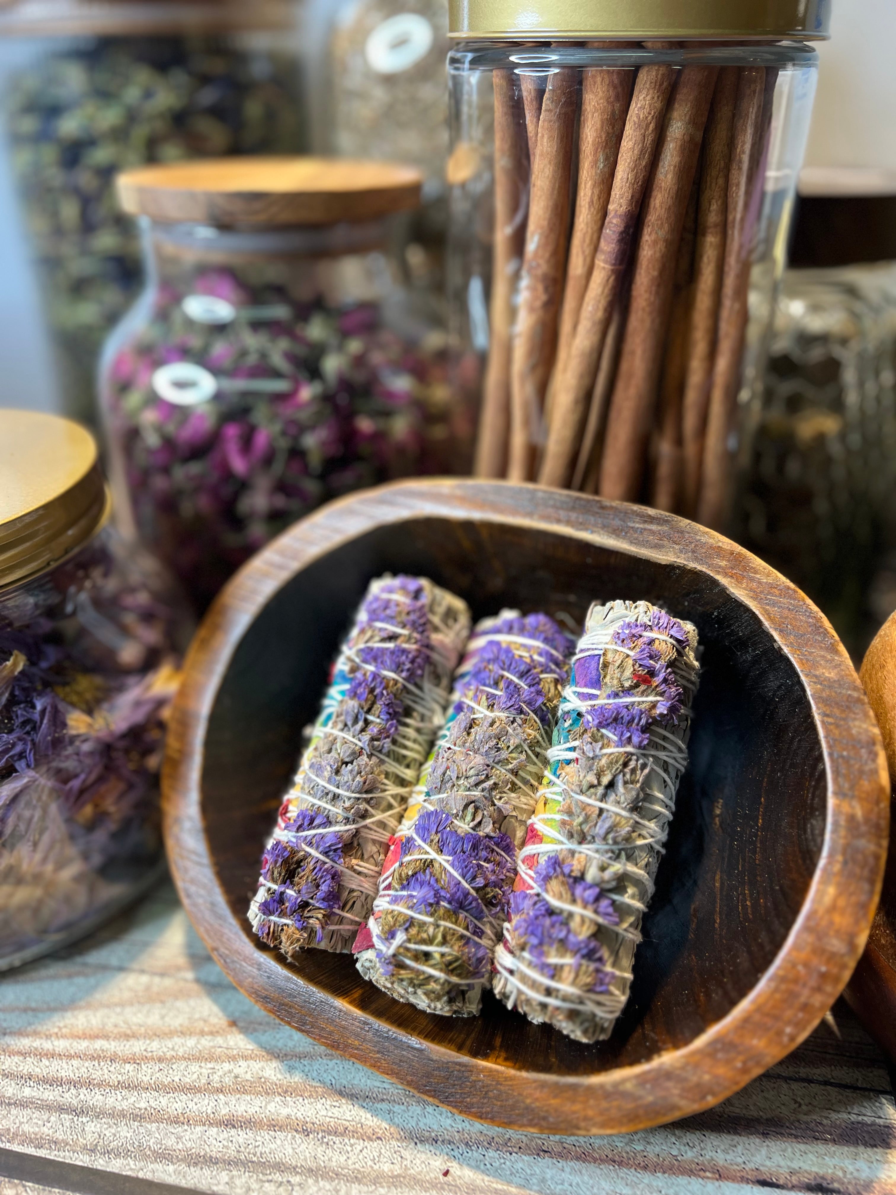 White Sage with Purple Sinuata & Seven-Color Rose Petals | 4"